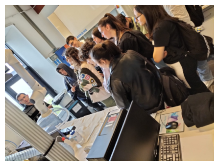 I ragazzi durante le attività nei laboratori ENEA
