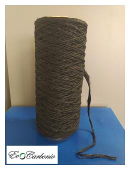 uno dei prototipi di filato in fibra di carbonio da riciclo sviluppato in EcoCarbonio