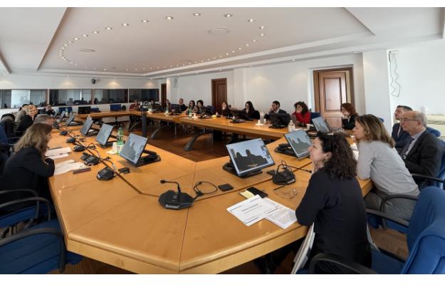 Foto del tavolo dei  partecipanti