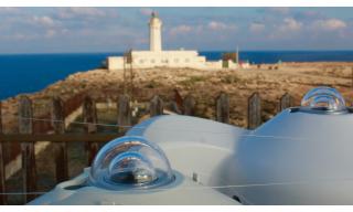 Piranometri per la misura della radiazione solare incidente operativi sul tetto dell’Osservatorio Atmosferico di Lampedusa. 
