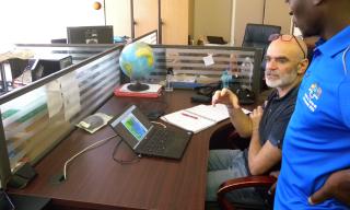 lavoro con tecnici locali
