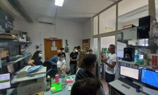 Studenti in visita nel Laboratorio dell'Osservatorio Climatico di Lampedusa
