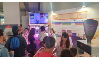 Pubblico allo stand "Cibo per lo spazio"